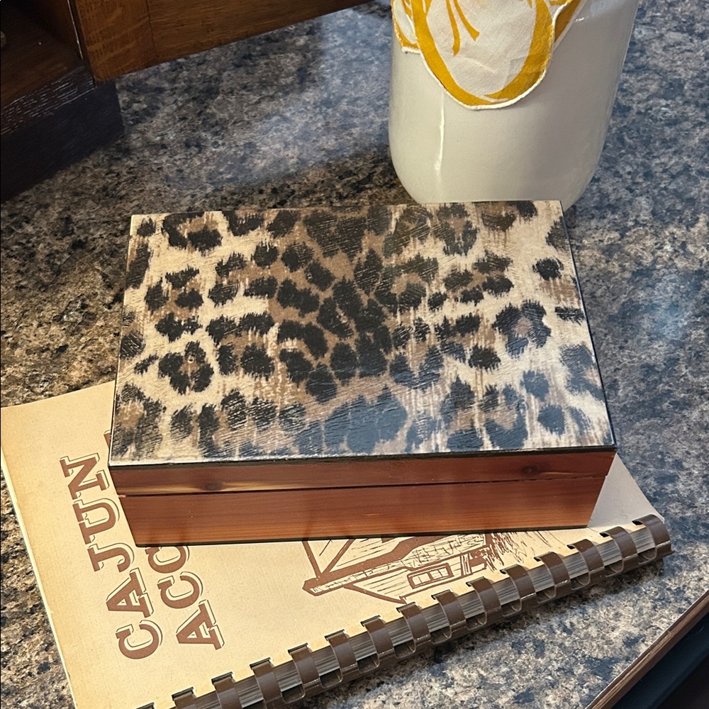 Handcrafted Cedar Trinket Jewelry Box - Picture 10 of 11